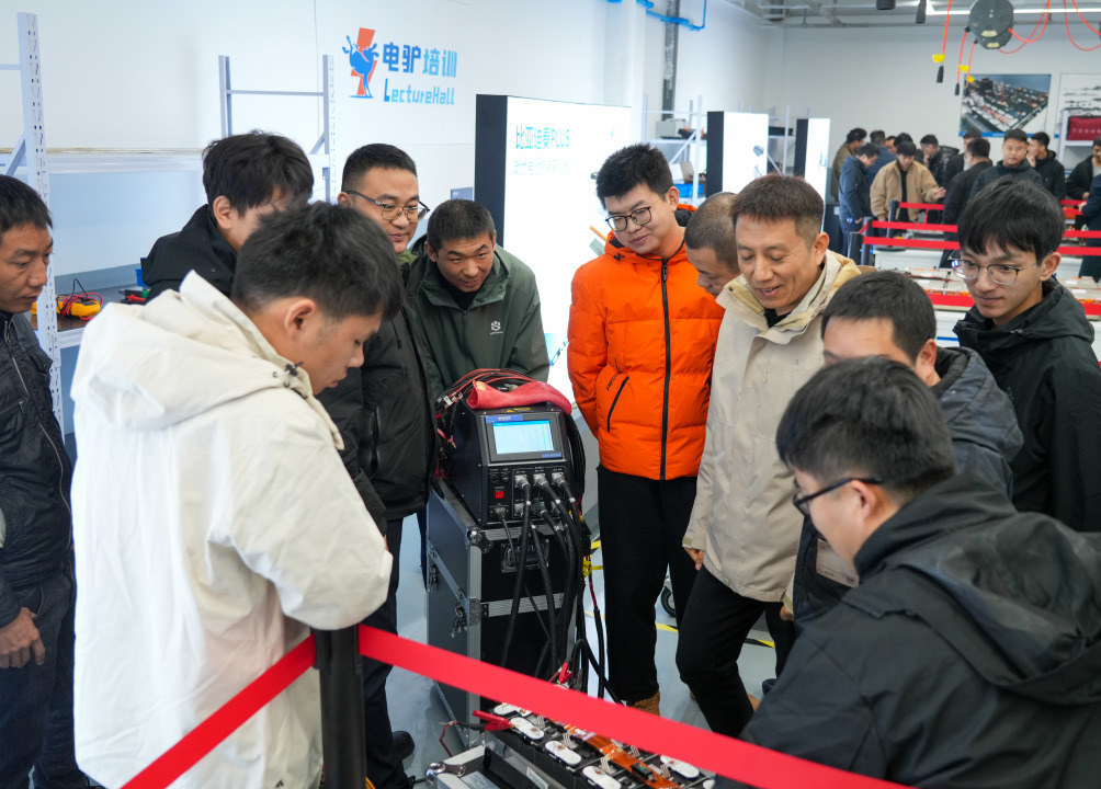 中创新航联合电驴培训开启2025新能源电池系统维修技能培训