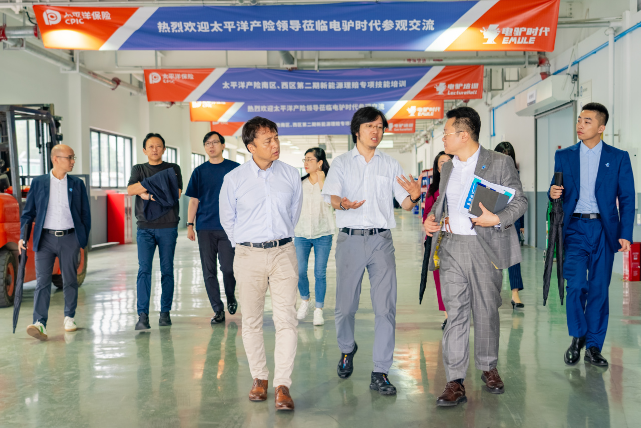 电驴时代;2025年大事记;新闻回忆录